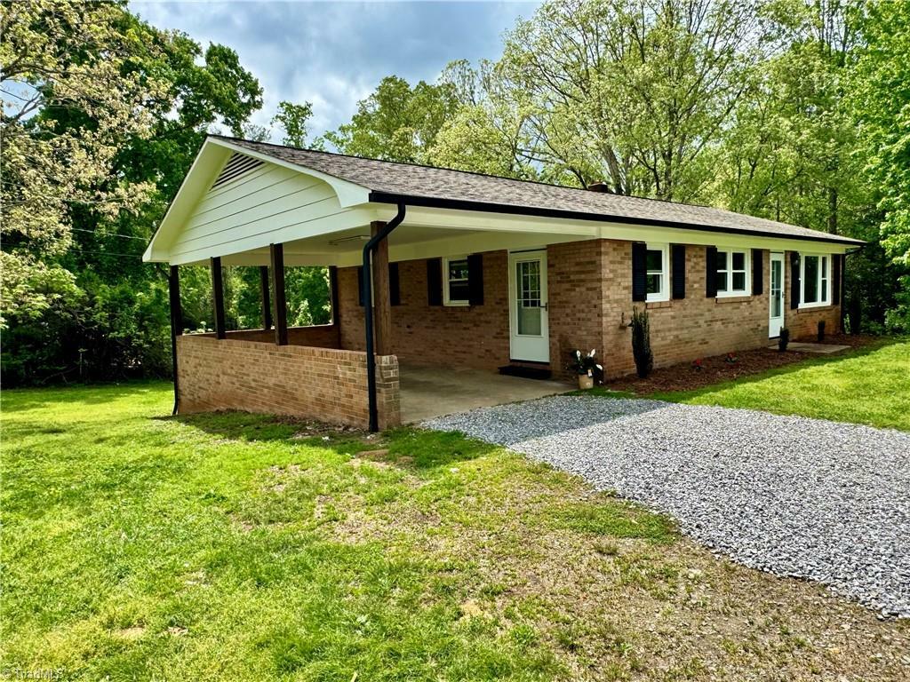 Property Photo: 542 Mulberry Mill Road NC 28659