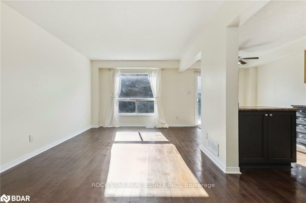 Property Photo: 19 Isabella Street ON N2E 4J9