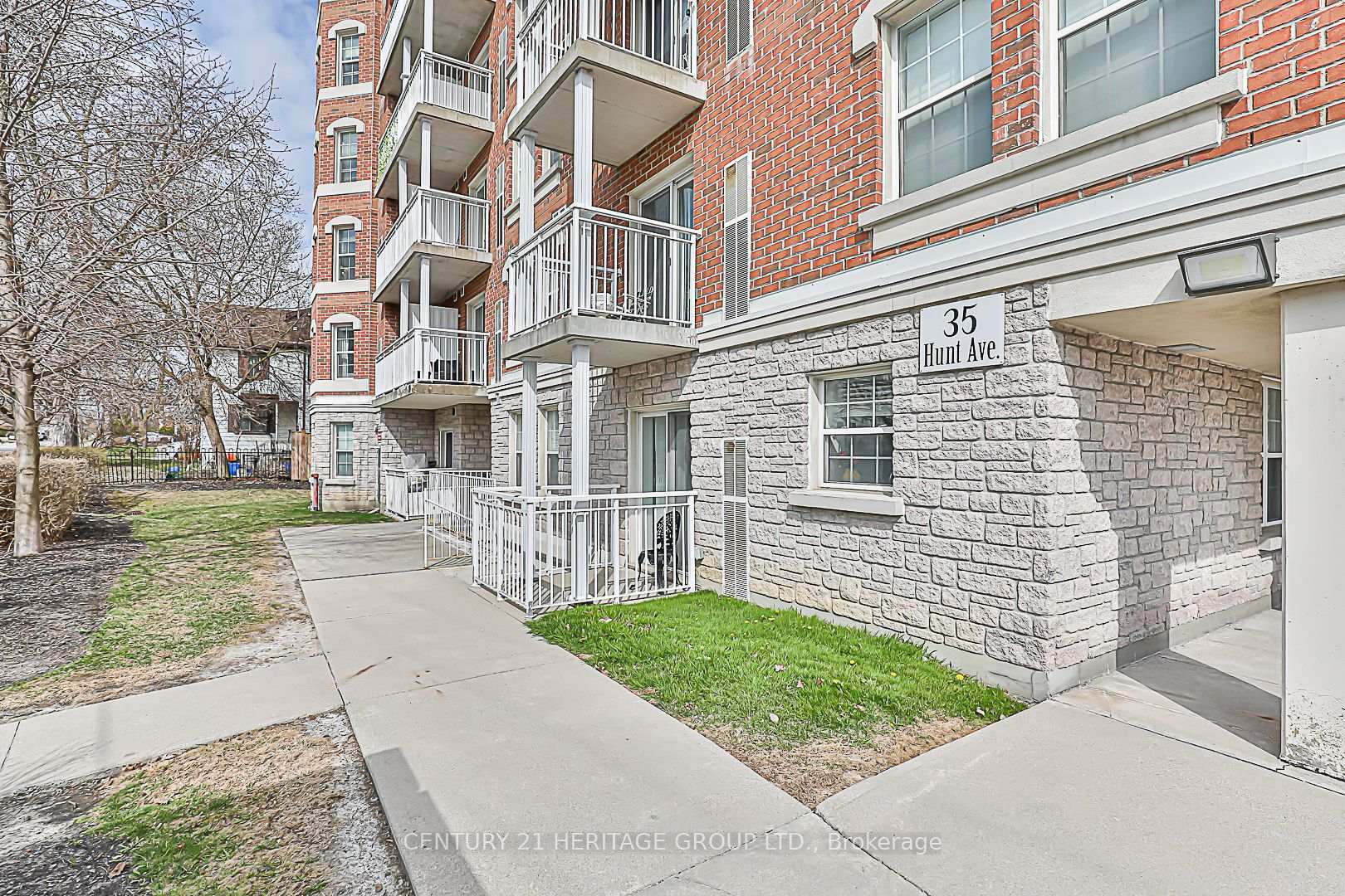 Photo de la propriété: 35 Hunt Avenue 403 ON L4C 4H1