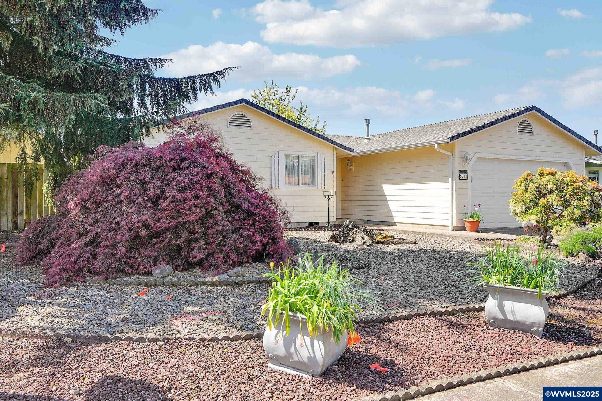 Property Photo: 5219 Lacey Ct N OR 97303