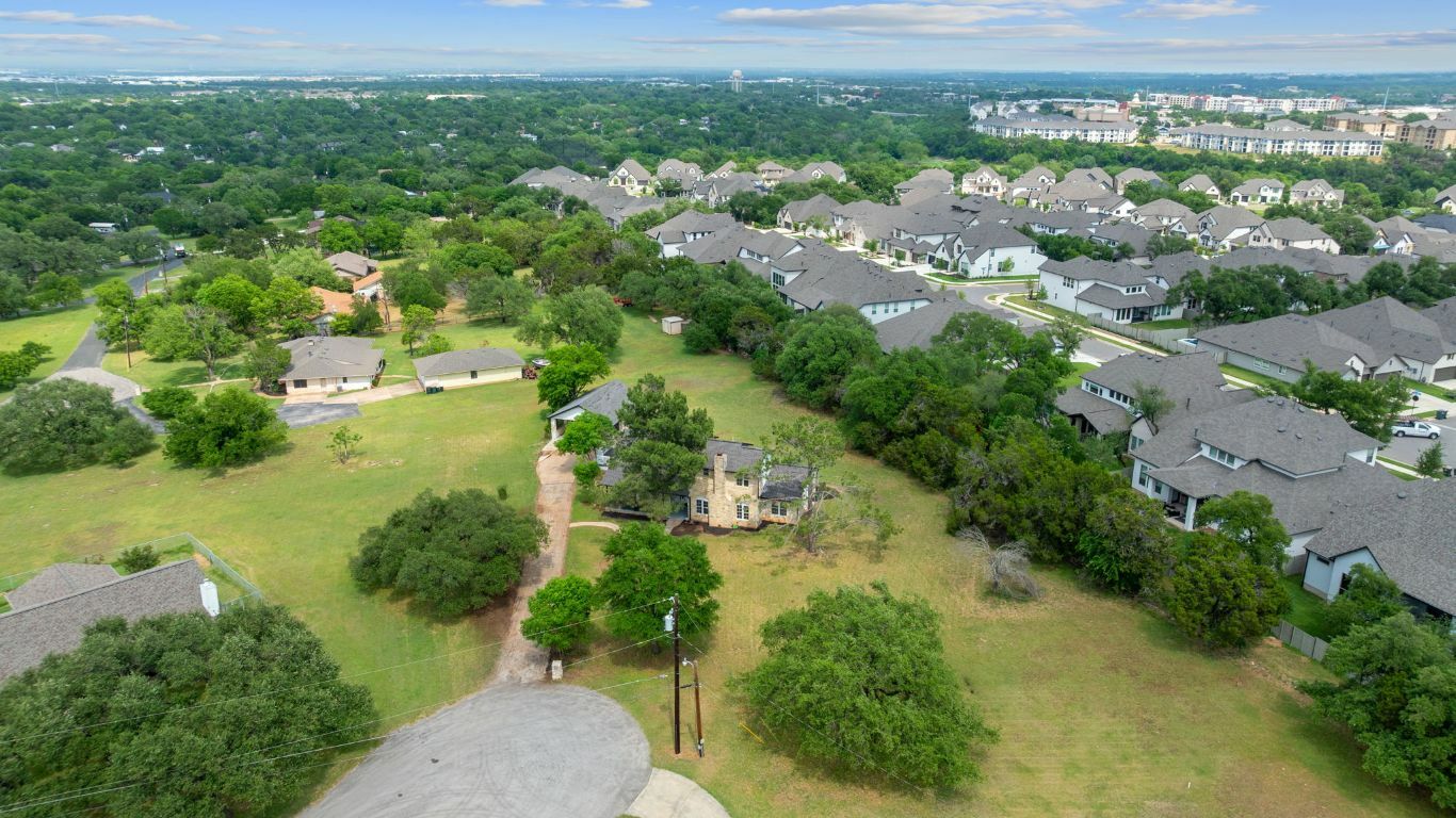 300 Fawn Lane  Georgetown TX 78628 photo
