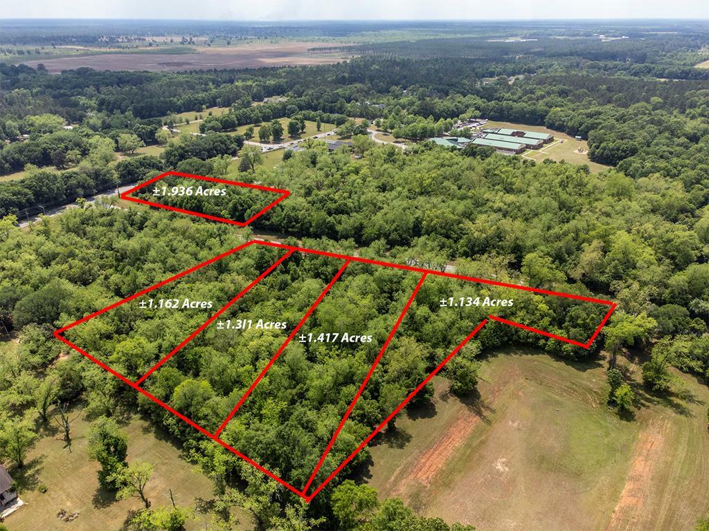 Property Photo: 2906 Barnaby Dr GA 31721