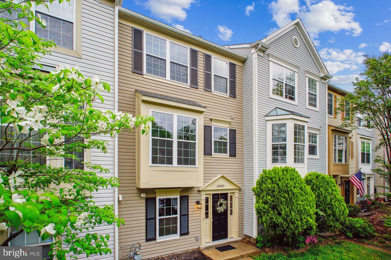 Property Photo: 13903 Gunners Place VA 20121
