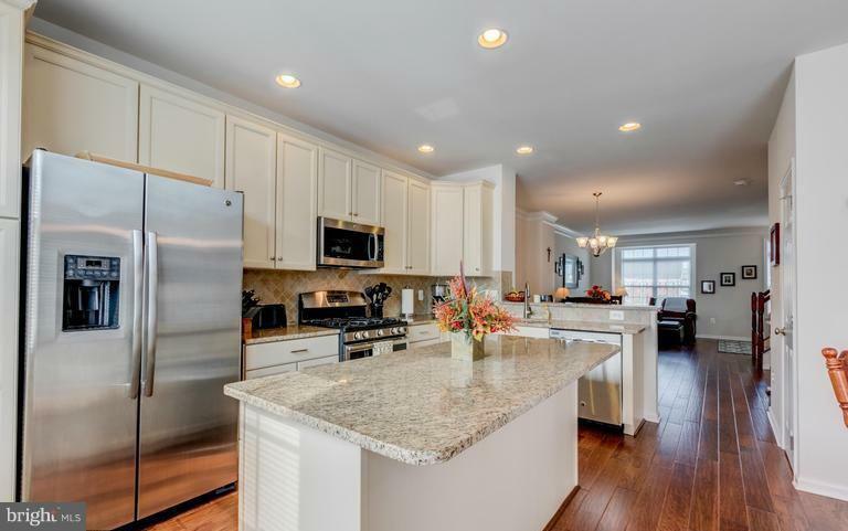 Property Photo: 22613 Cambridgeport Square VA 20148