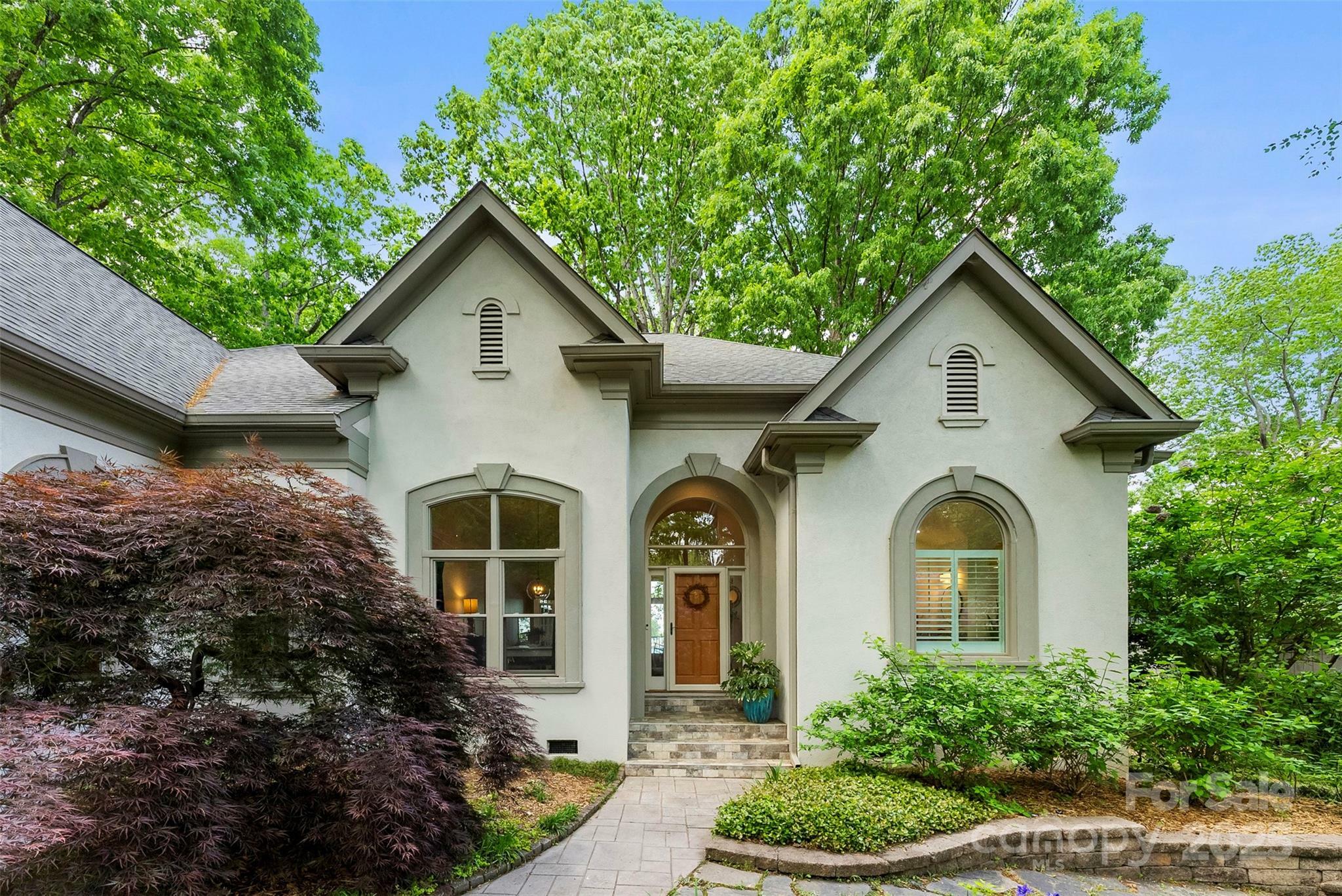 Property Photo: 15838 Pineknoll Lane NC 28078