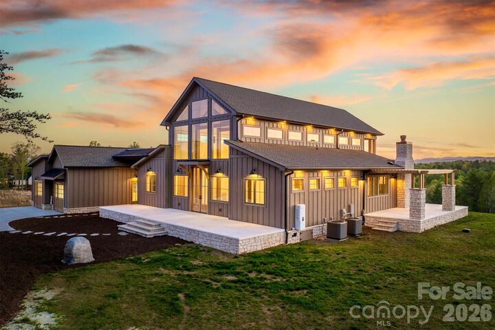 Property Photo: 2013 Hitching Post Trail NC 28645