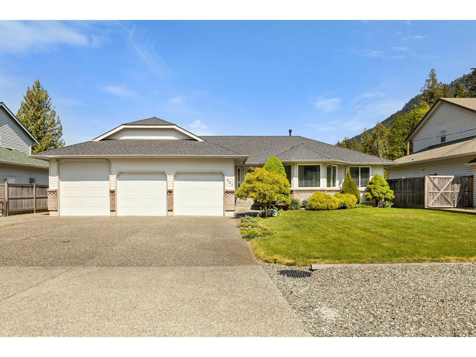 Property Photo: 441 Emerald Avenue BC V0M 1K0