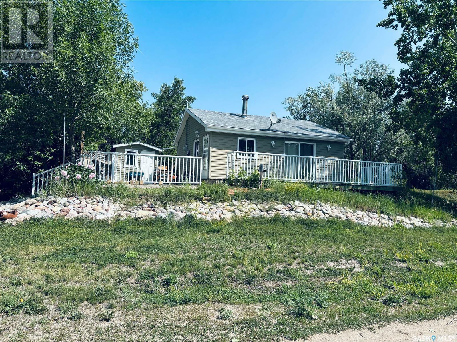 Property Photo: 502 Ashland Avenue SK S0G 4L0