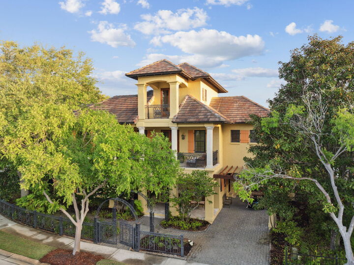 Property Photo: 30 Place De La Fontaine FL 32550