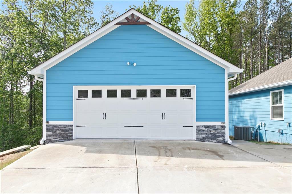 Property Photo: 505 Alta Court GA 30180