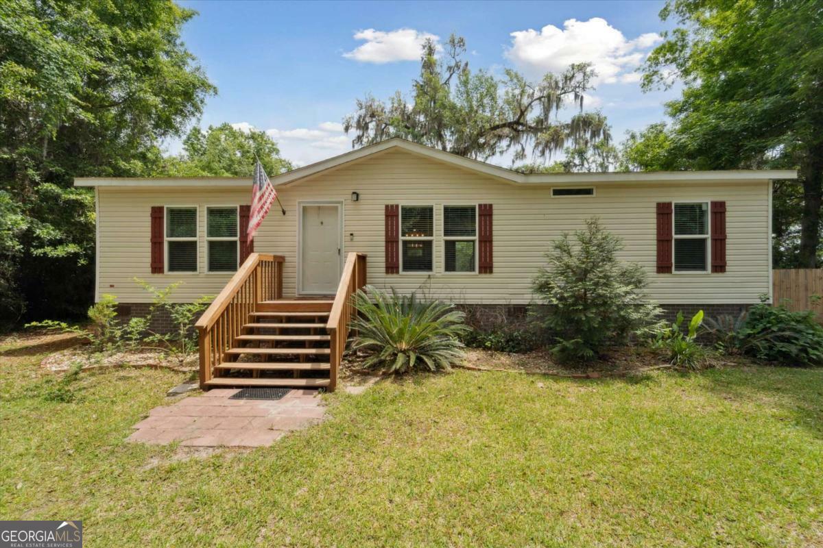 Property Photo: 1293 Lake Drive GA 31320