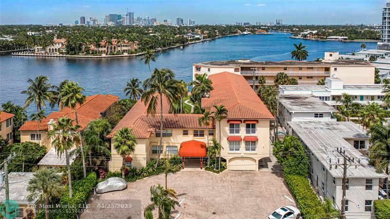 Property Photo: 341 N Birch Rd 204 FL 33304