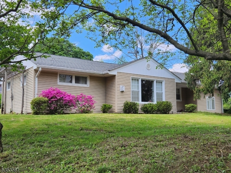 Property Photo: 3 Fulper Pl NJ 08809