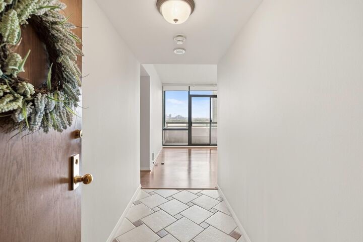 Property Photo: 14 Greenway Plaza 13P TX 77046