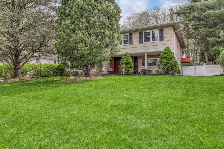 36 Lyncrest Drive  Monsey NY 10952 photo