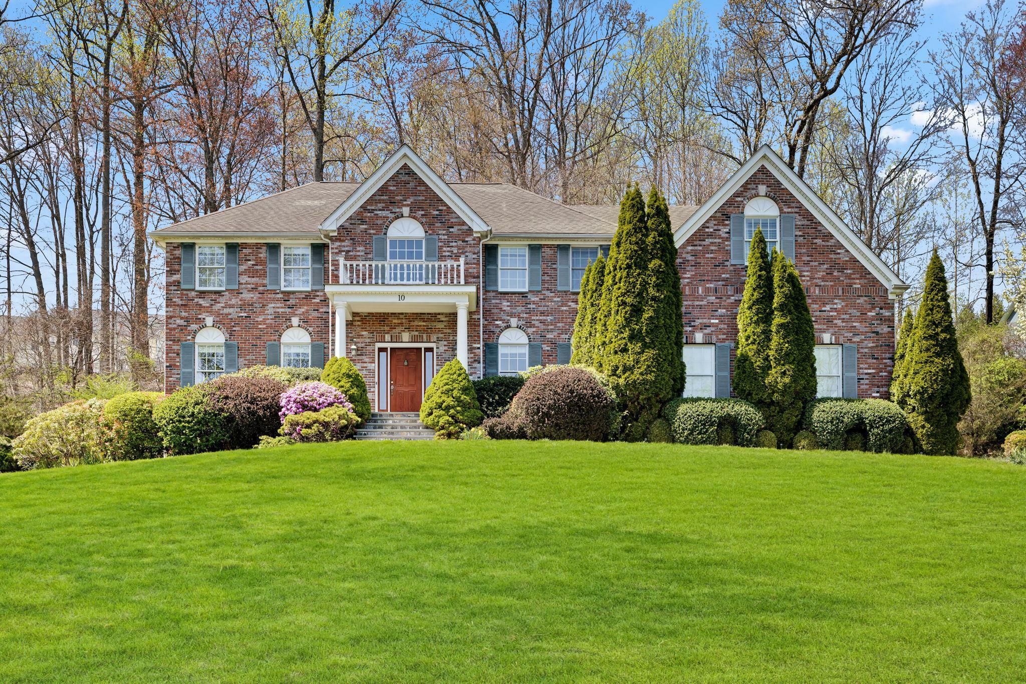 Property Photo: 10 Fieldstone Drive NY 10536