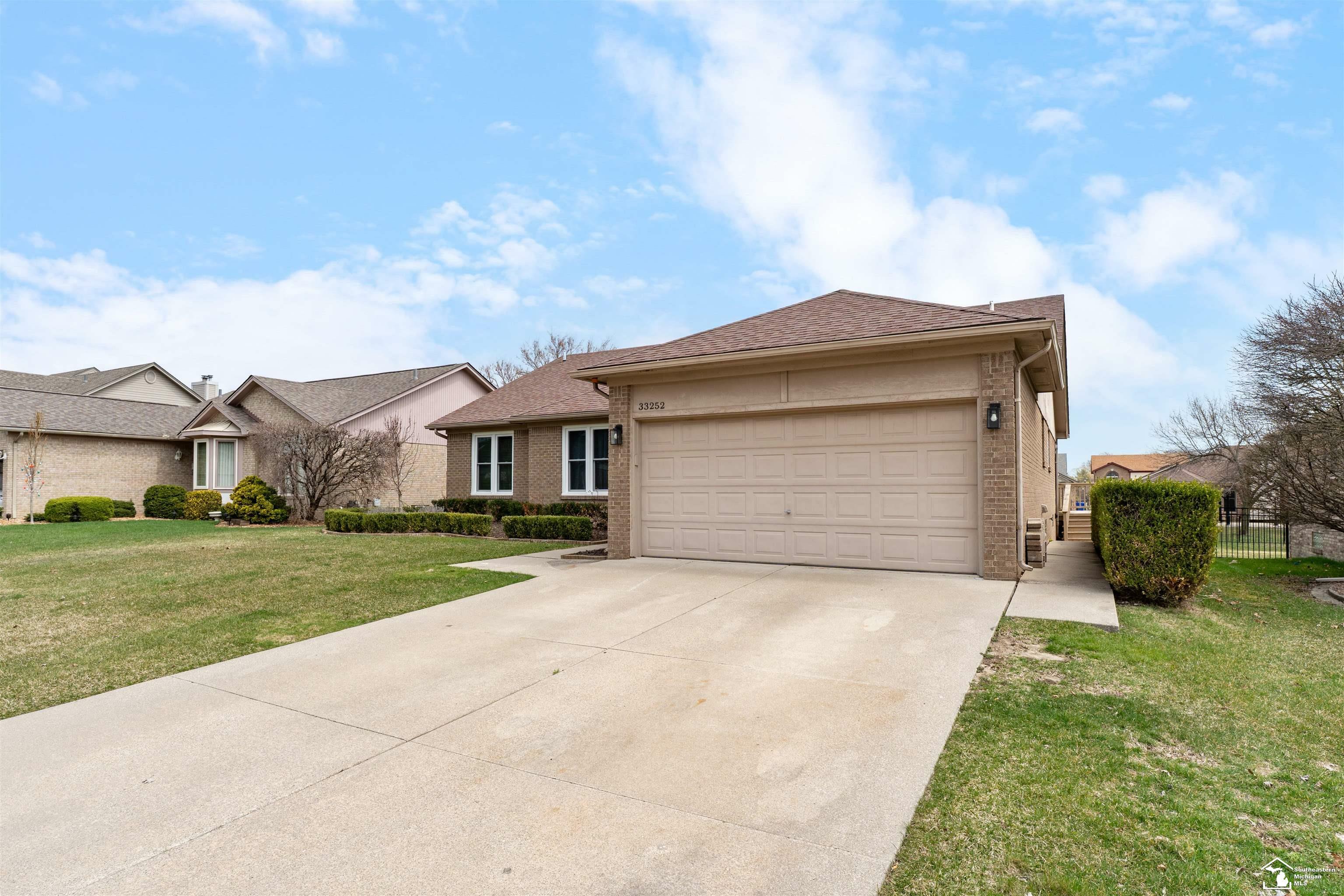Property Photo: 33252 Mazara MI 48026