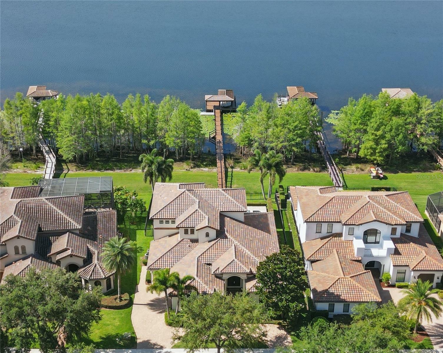 Property Photo: 7624 Pointe Venezia Drive FL 32836
