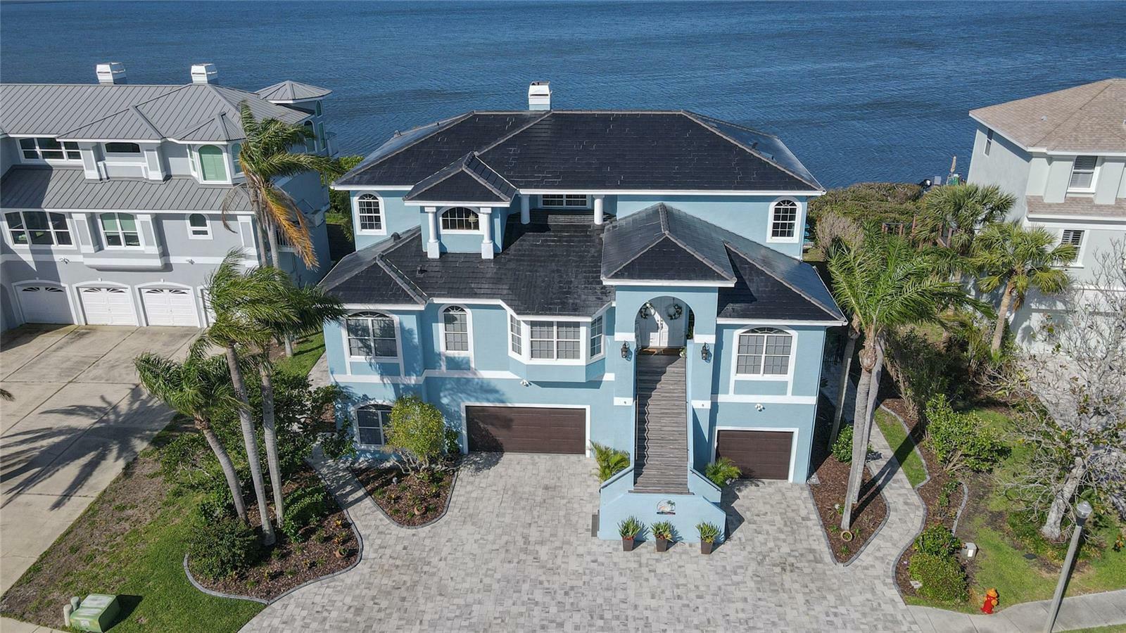Property Photo: 2111 Alexis Court FL 34689