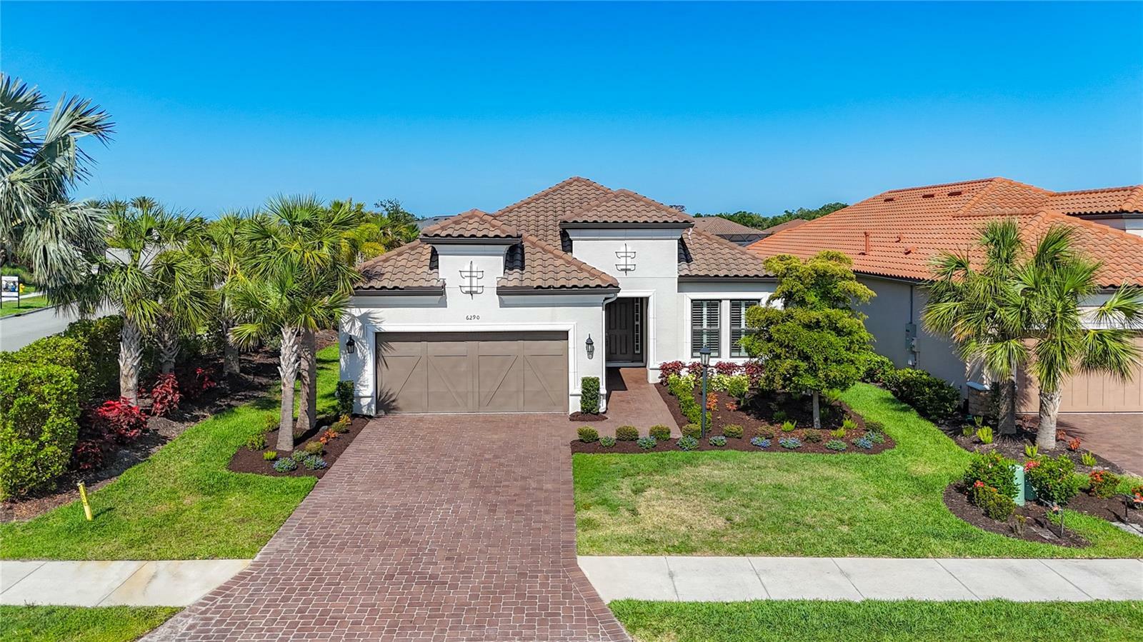 Property Photo: 6290 Mesa Glen FL 34203