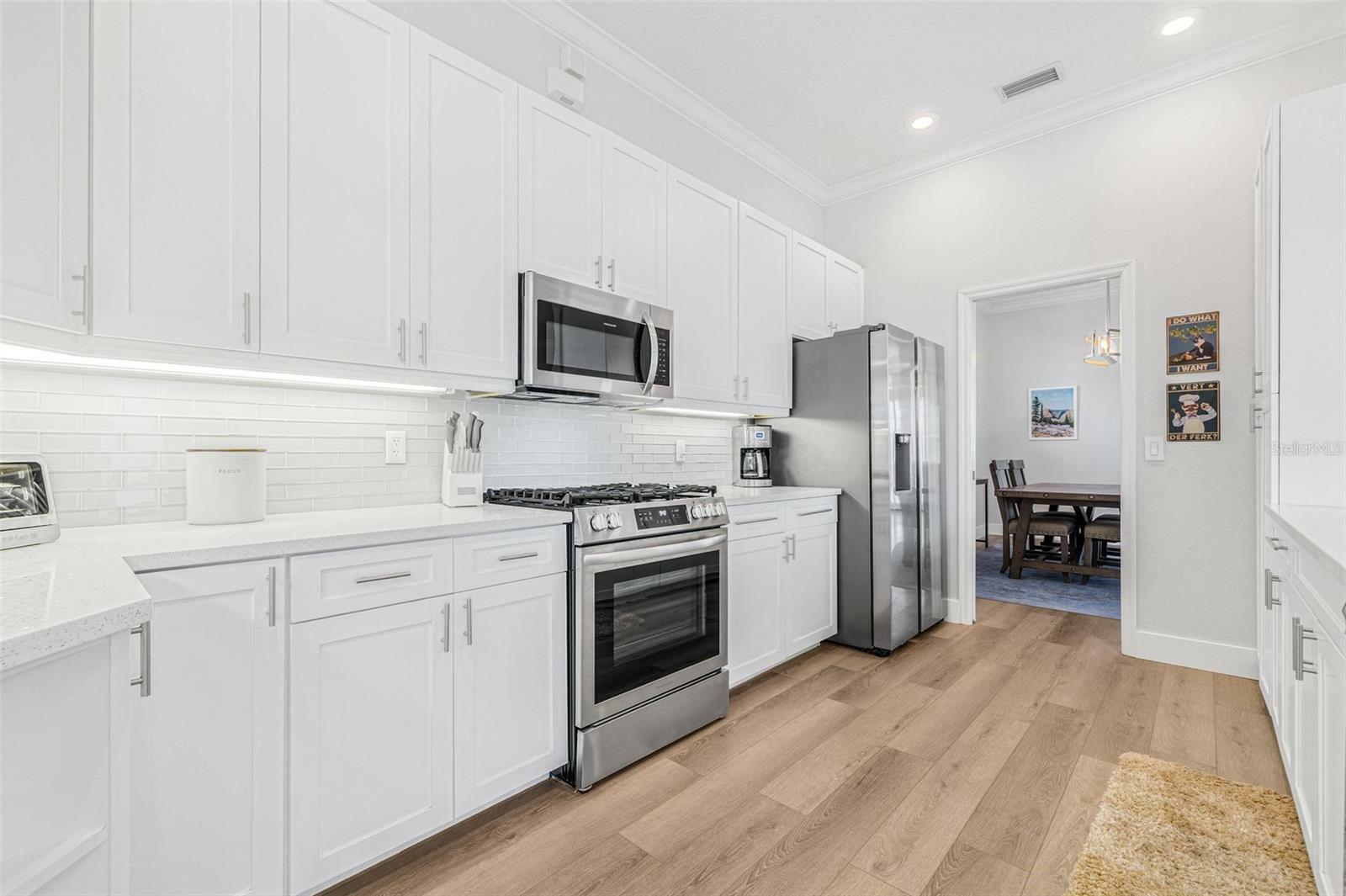 Property Photo: 4612 Barracuda Drive FL 34208