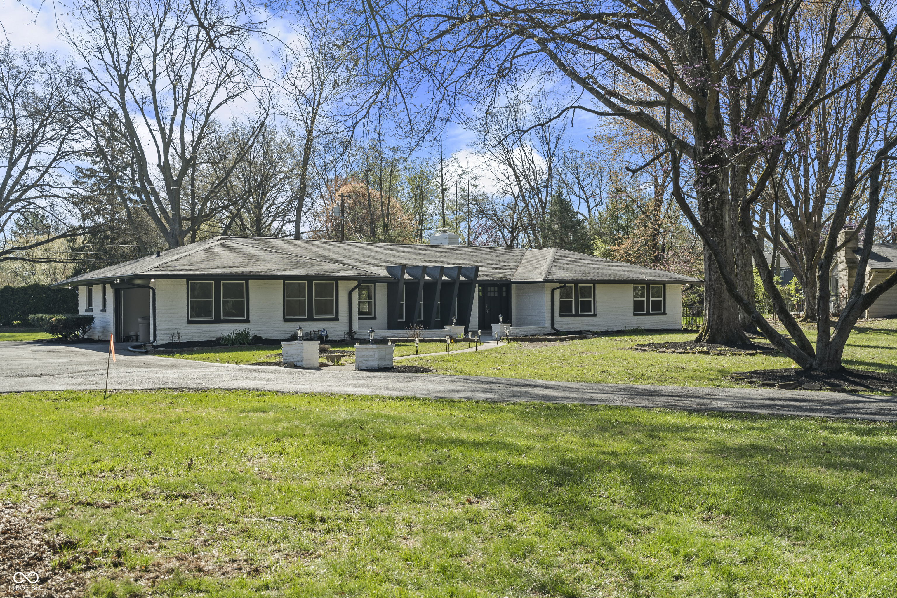 Property Photo: 6025 Crows Nest Drive IN 46228