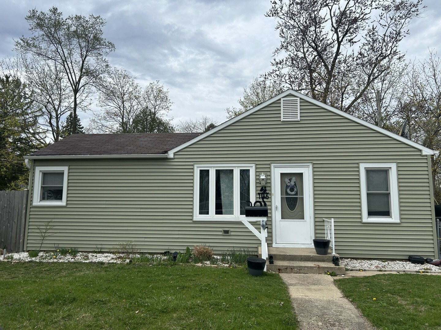 Property Photo: 106 N Seebert Street IL 60013
