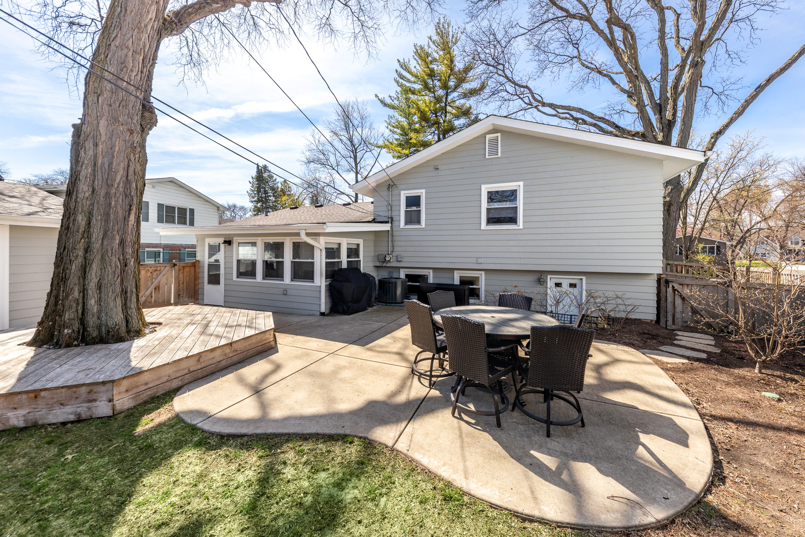Property Photo: 736 Willow Road IL 60540