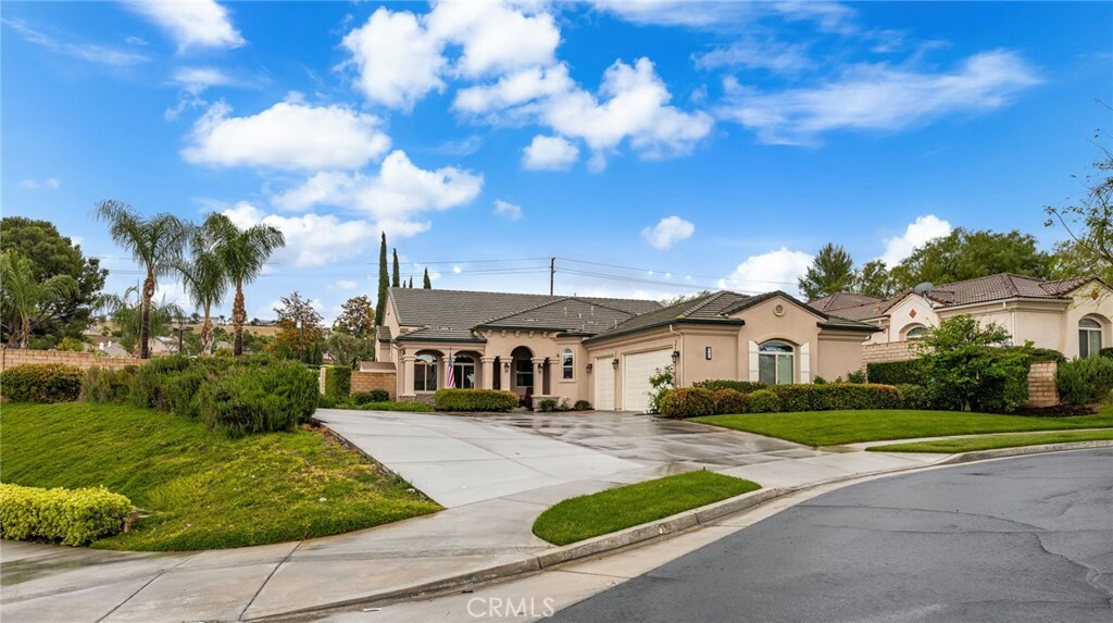Property Photo: 947 Martina Circle CA 92879