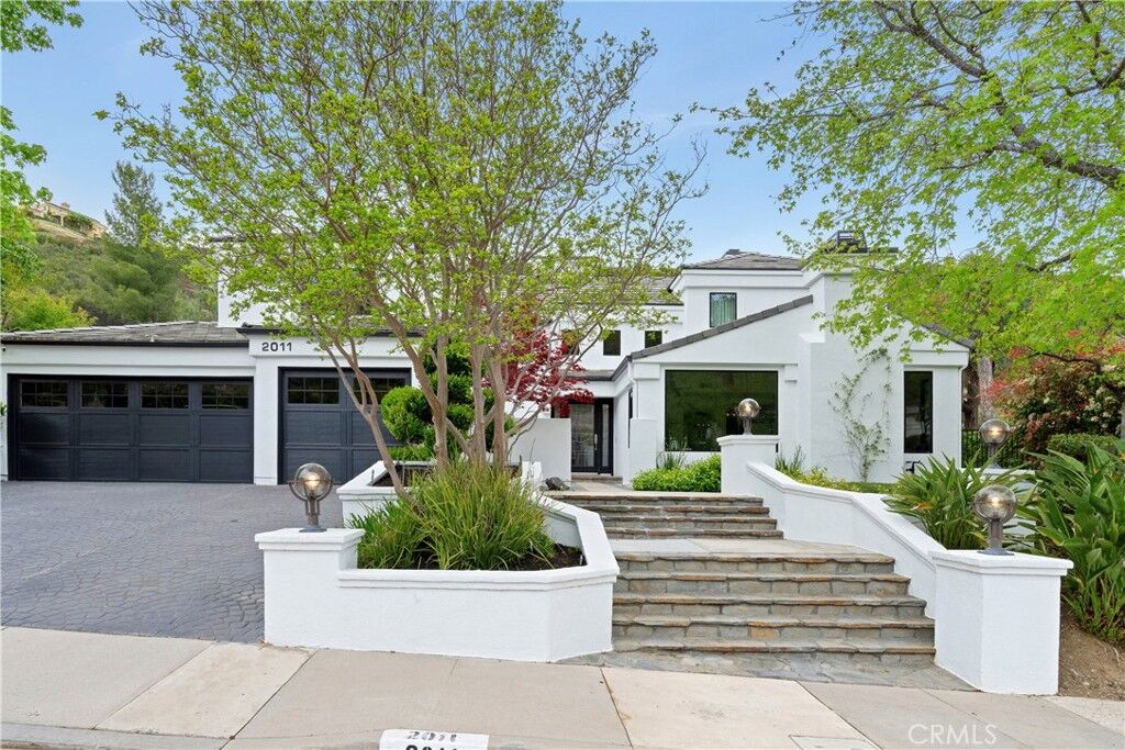 Property Photo: 2011 Kirsten Lee Drive CA 91361