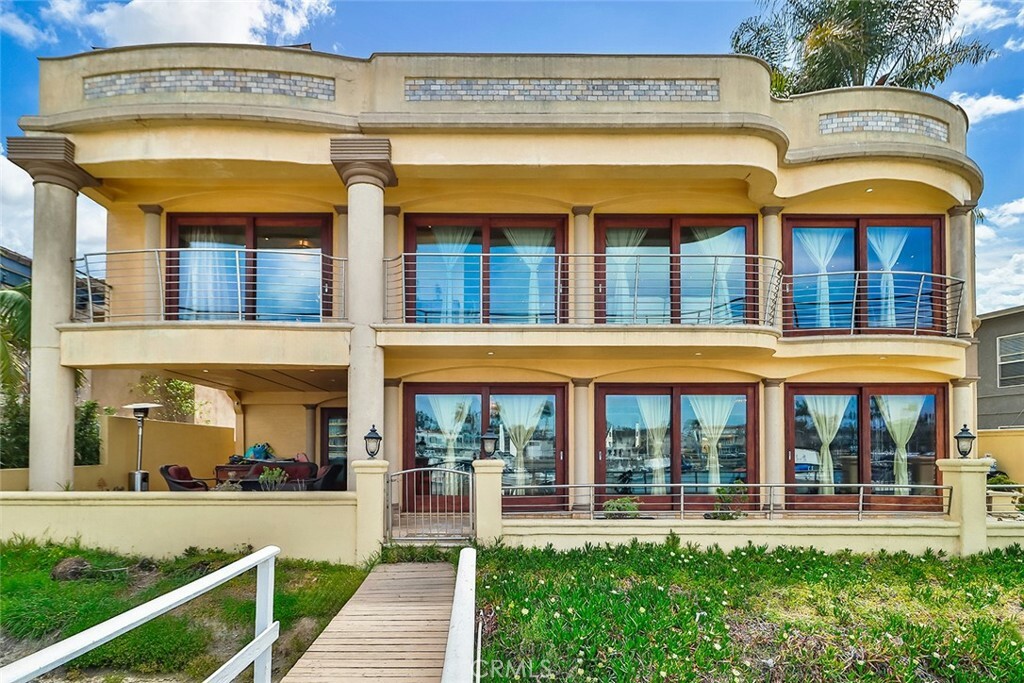 Property Photo: 5455 E Sorrento Drive CA 90803
