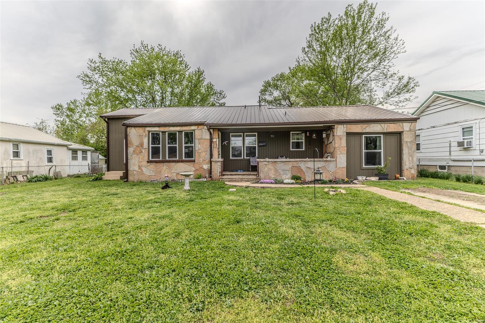 Property Photo:  911 N Adams Avenue  MO 65536 