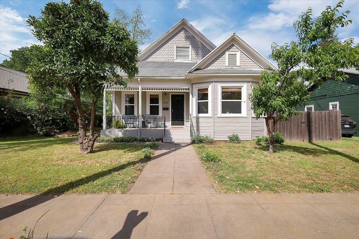 2746 43rd Street  Sacramento CA 95817 photo