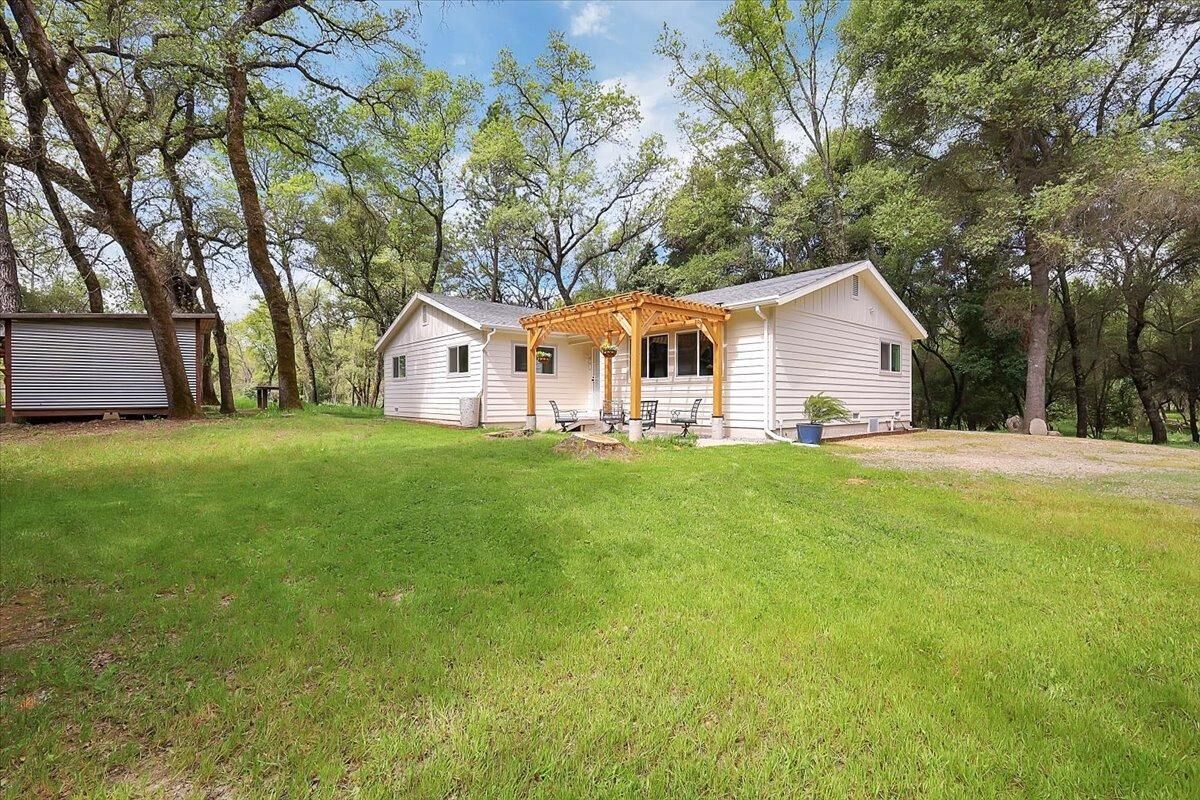 Property Photo: 9930 Evans Way CA 95962