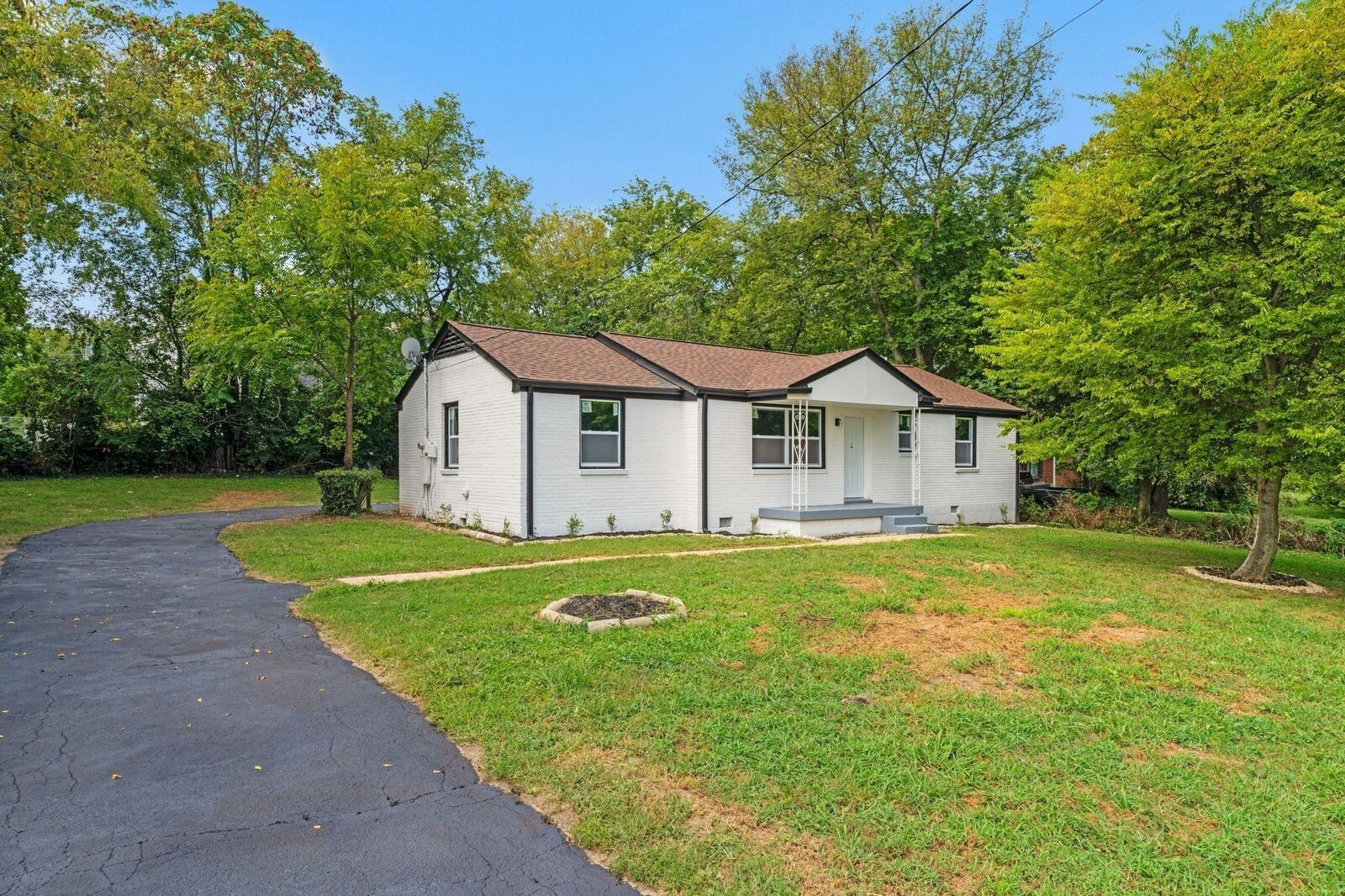Property Photo:  2731 Nodyne Dr  TN 37214 