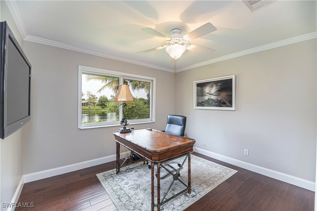 Property Photo: 1073 N Alhambra Circle FL 34103