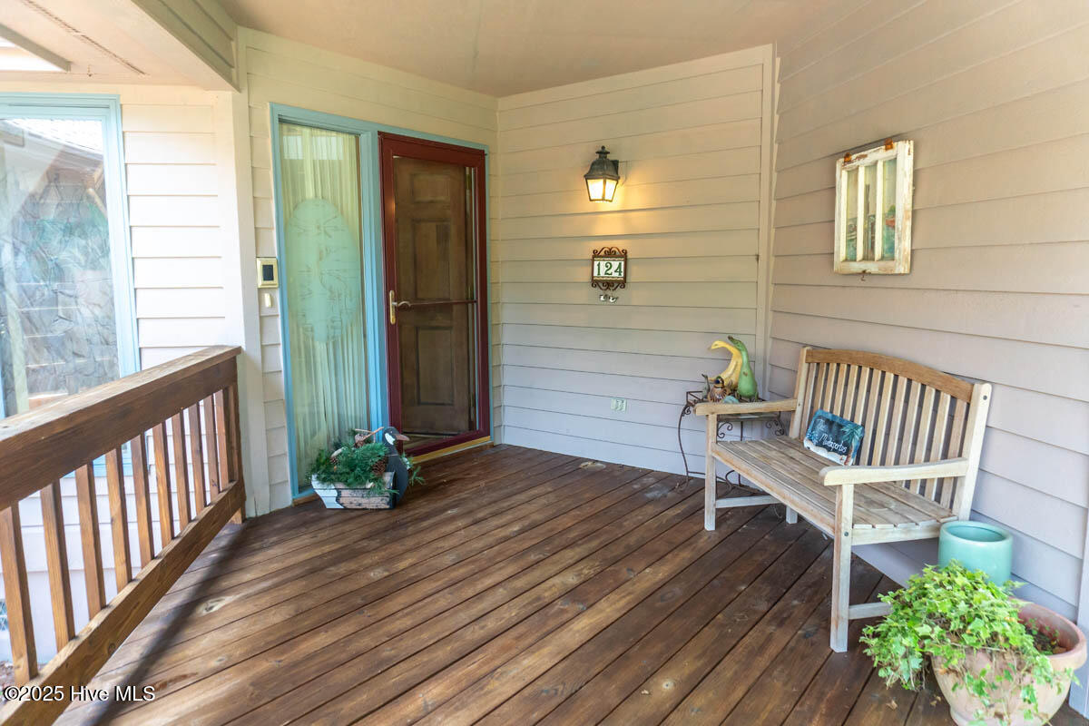 Property Photo:  124 Pine Bluff Drive  NC 28557 
