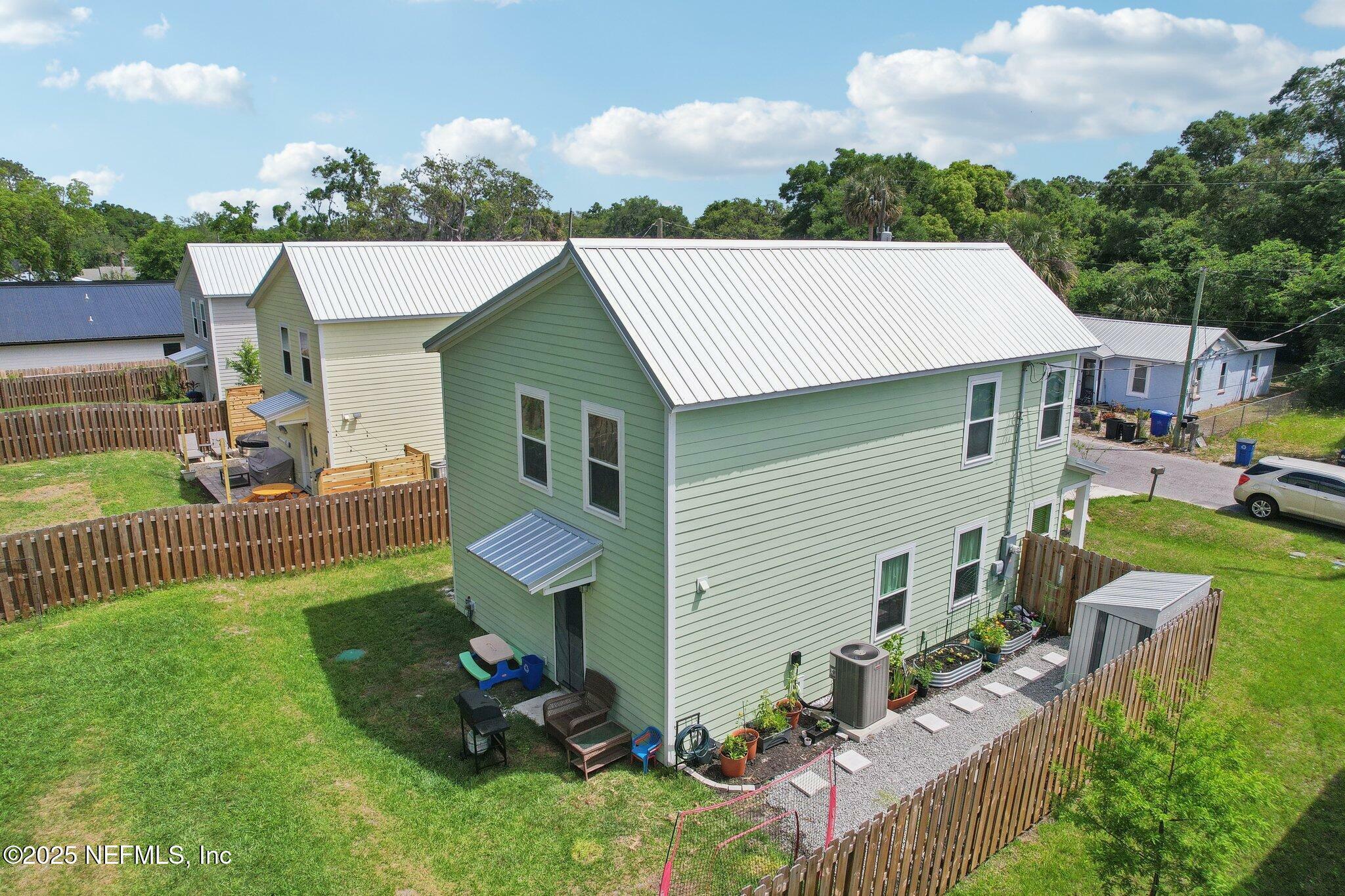 Property Photo: 515 S Woodlawn Street FL 32084