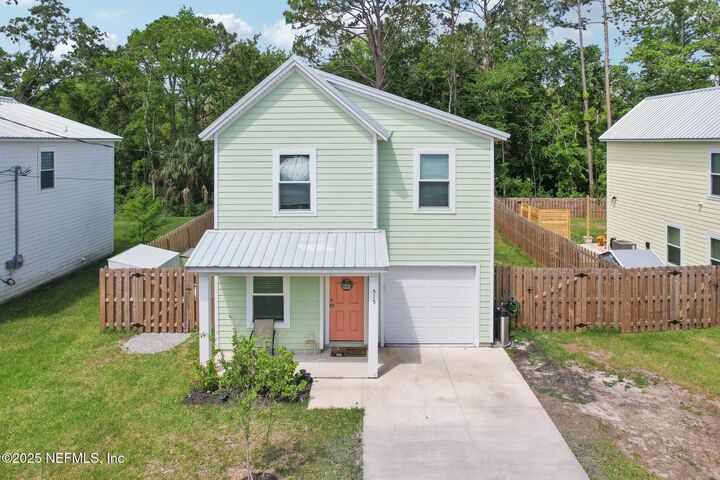 Property Photo: 515 S Woodlawn Street FL 32084