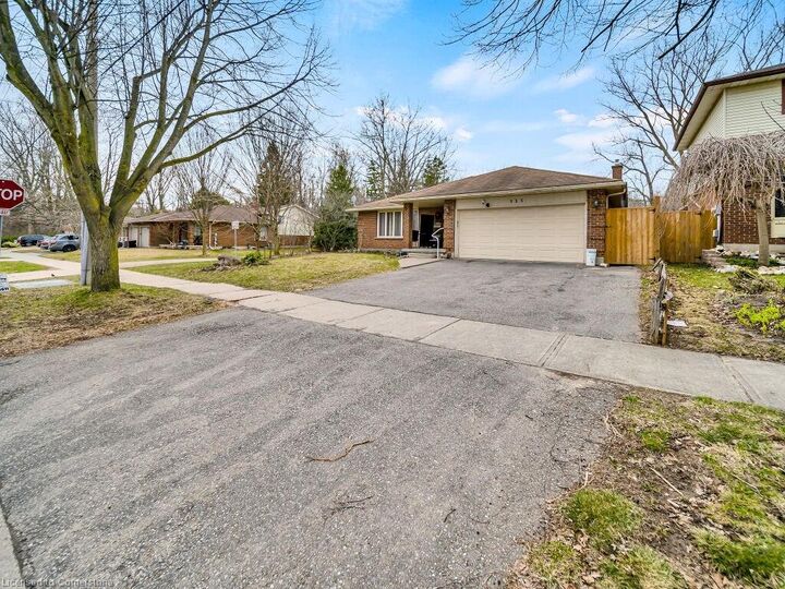 Property Photo: 125 Biehn Drive ON N2R 1M6