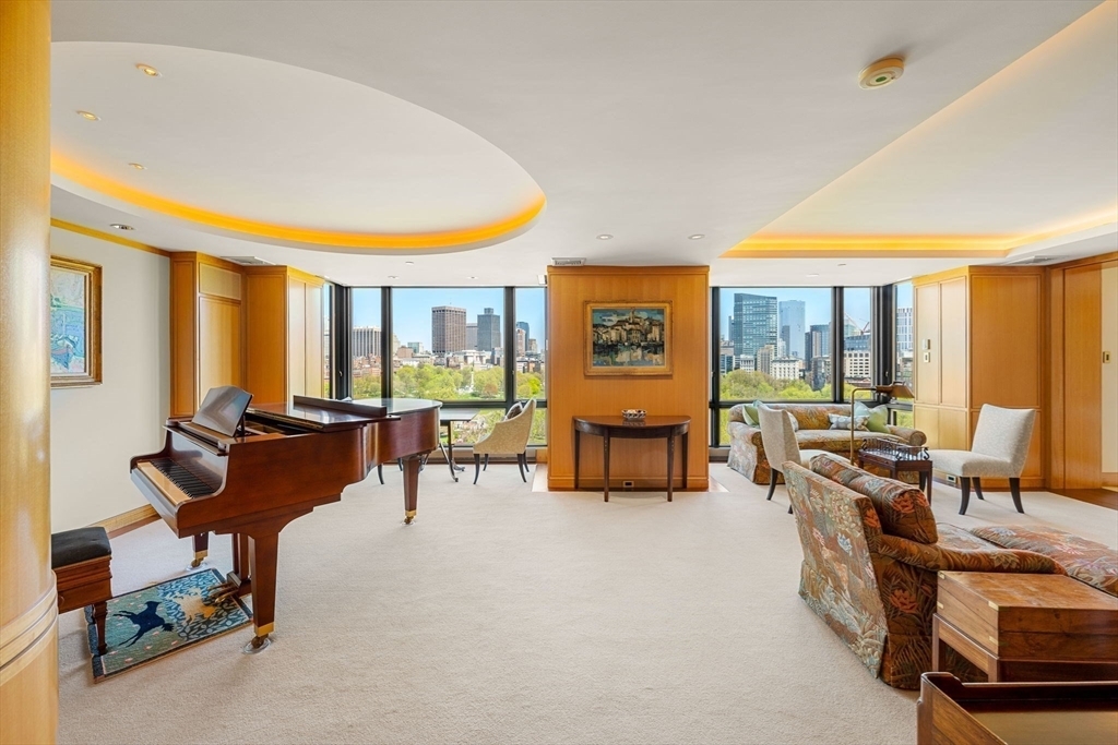 Property Photo:  2 Commonwealth Ave 14B  MA 02116 