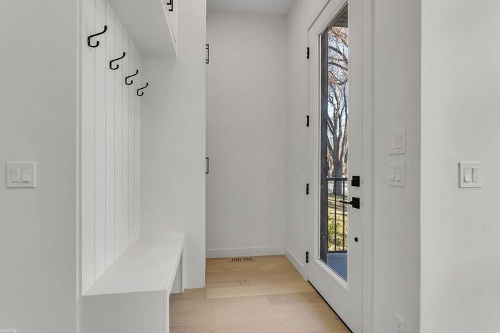 Property Photo:  506 28 Avenue NW  AB T2M 2K8 