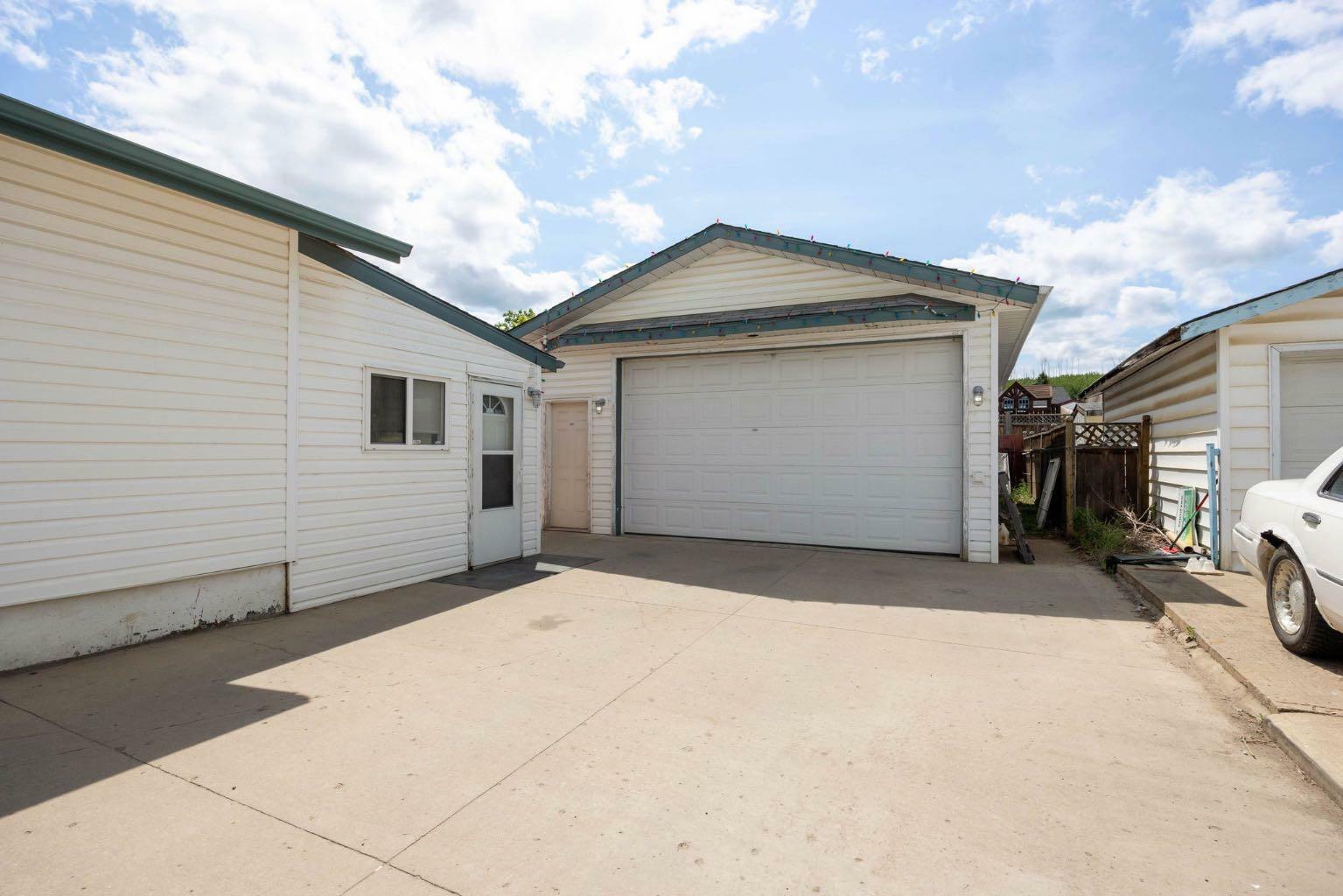 Property Photo: 25 Fitzgerald Avenue AB T9H 1K4