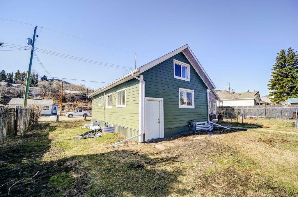 Property Photo: 13425 18 Avenue AB T0K 0E0