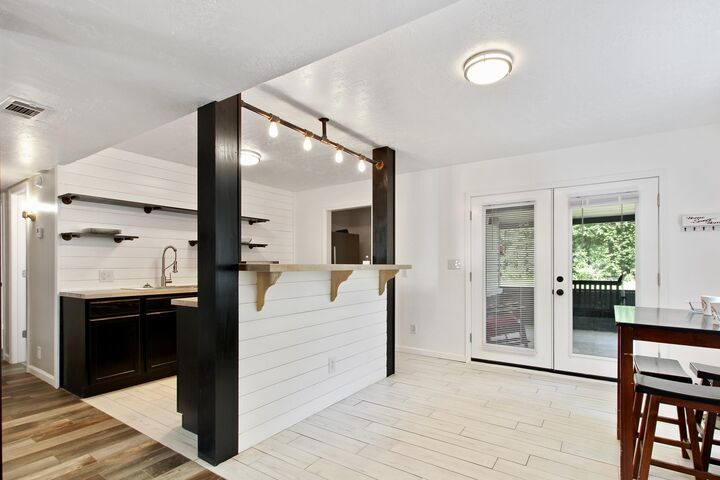 Property Photo:  201 Thomas Dr  LA 71446 