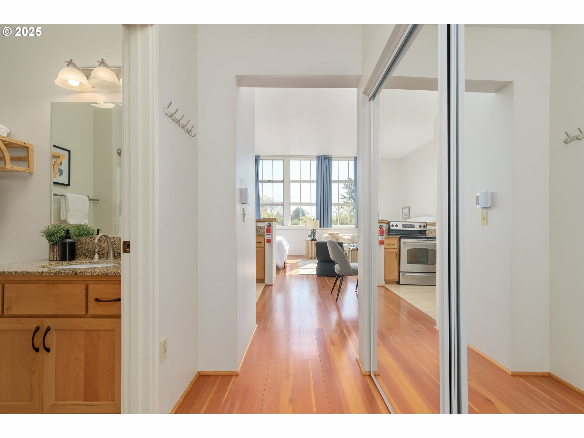 Property Photo: 650 W 12th Ave 224 OR 97402