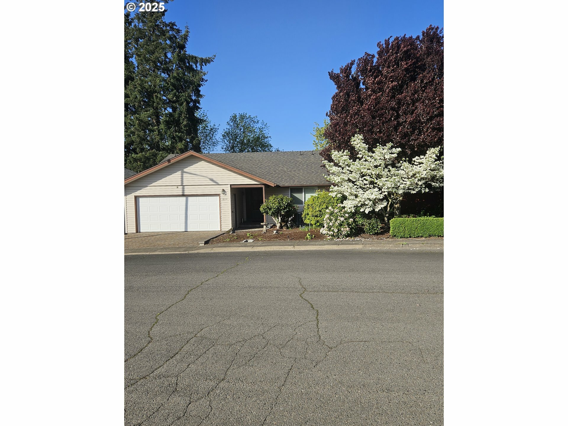Property Photo:  1619 NW Nut Tree Dr  OR 97304 