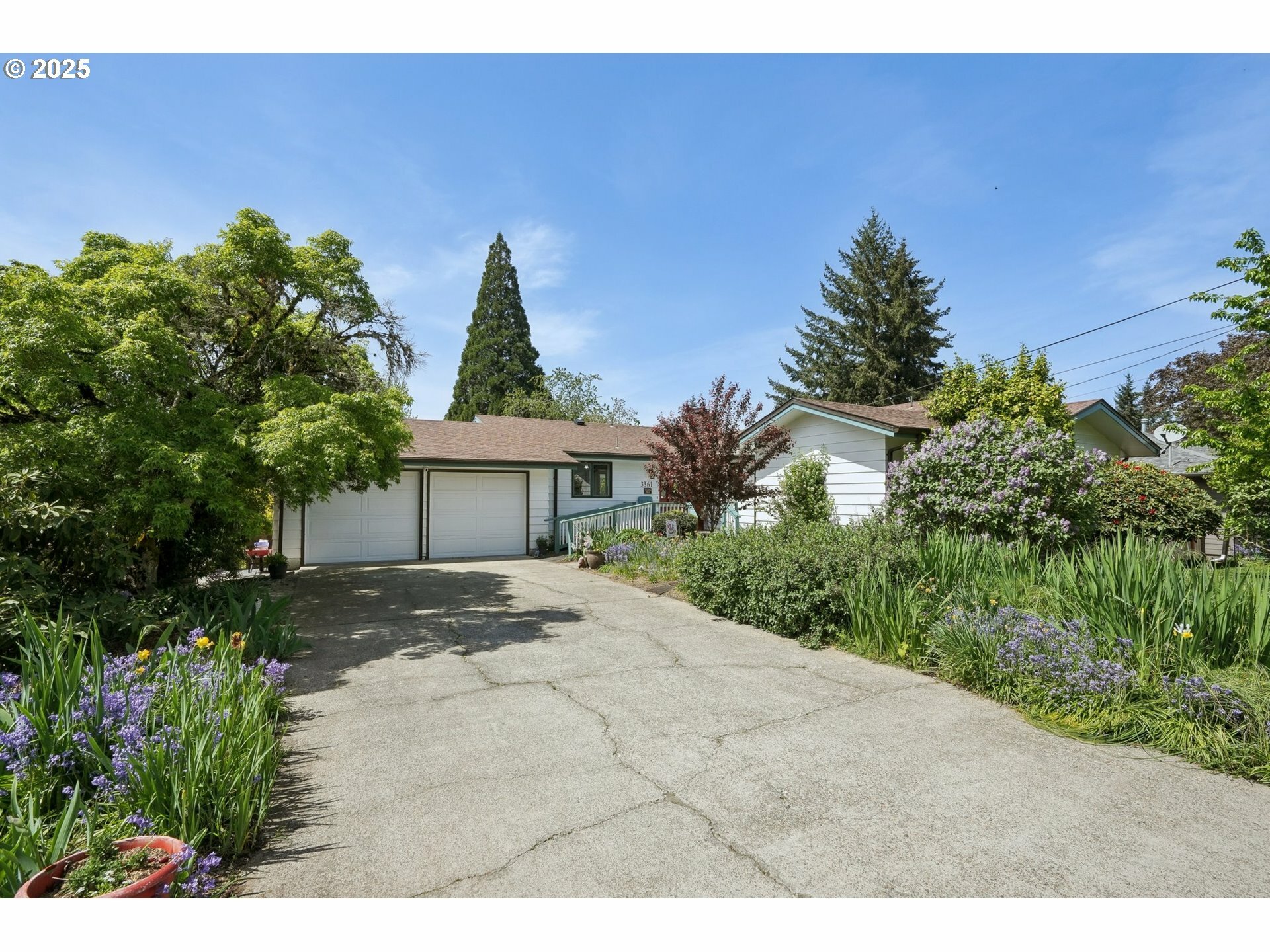 Property Photo: 3361 Bluff Ave OR 97302