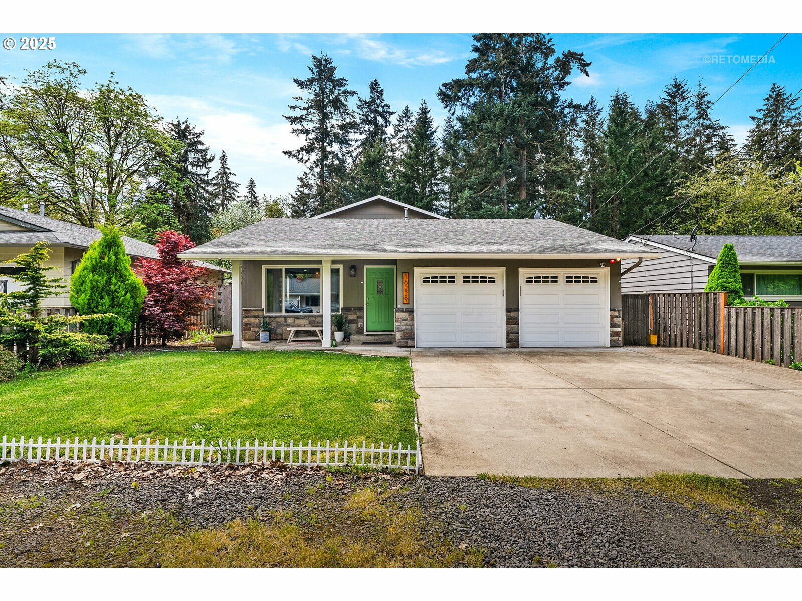 16229 SW Lake Forest Blvd  Lake Oswego OR 97035 photo