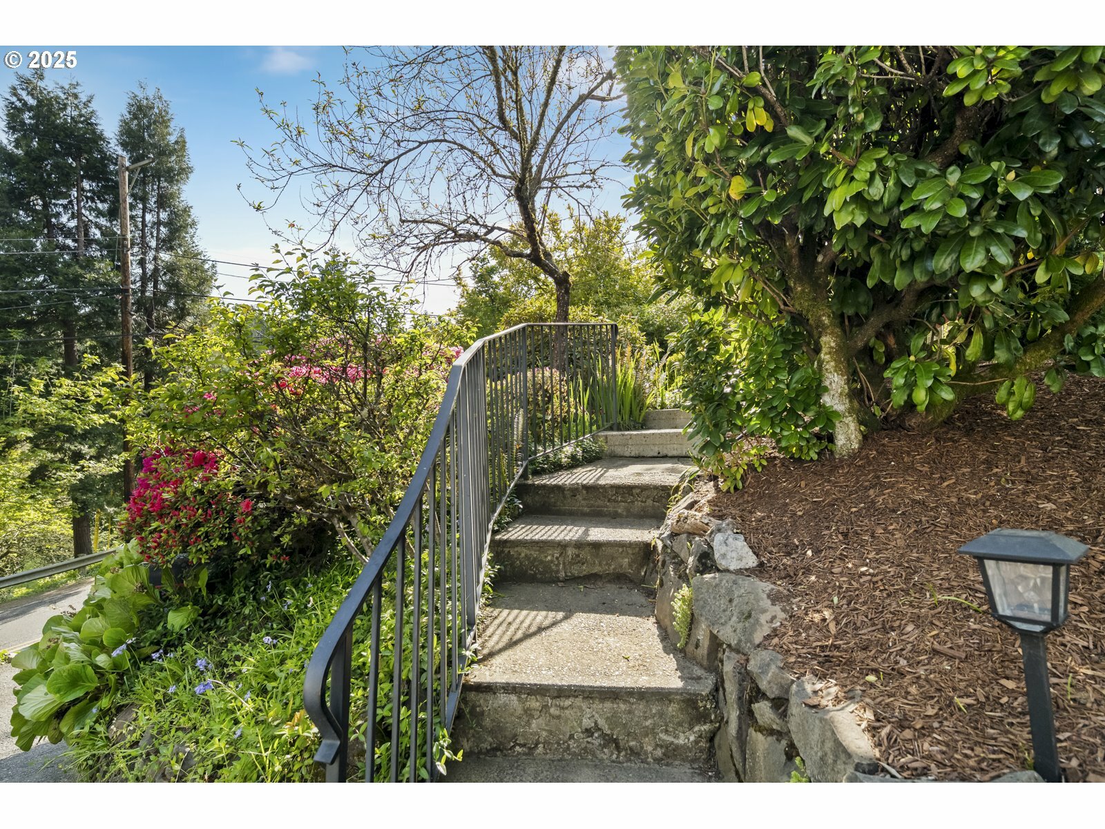 Property Photo: 1369 SW Broadway Dr OR 97201